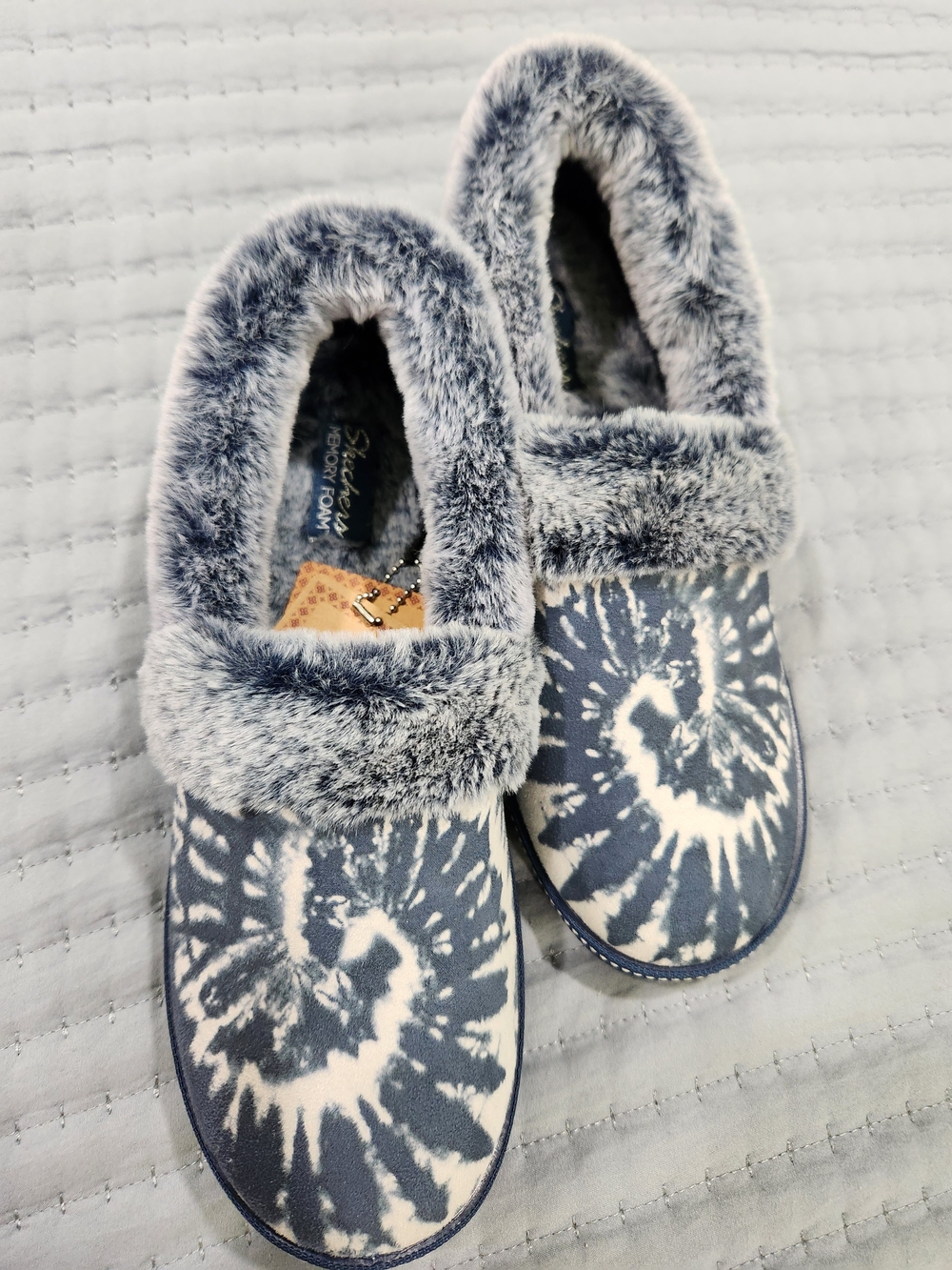 Skechers Women's Blue and White Tie-Dye Faux-Fur Lined Slippers